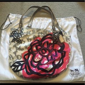 Coach Poppy tote bag floral design and sequins!
